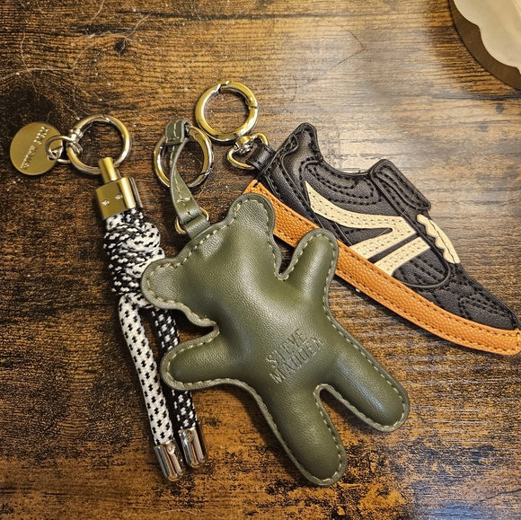 Steve Madden Accessories - Steve Madden Keychain Set